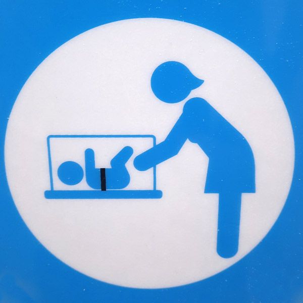 Neue Baby-Wickelstation im ElbeCenter Meißen